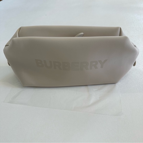 Burberry Logo Clutch Toiletry Bag Cosmetic Travel Bag Beige Polyester NWT - Picture 9 of 12